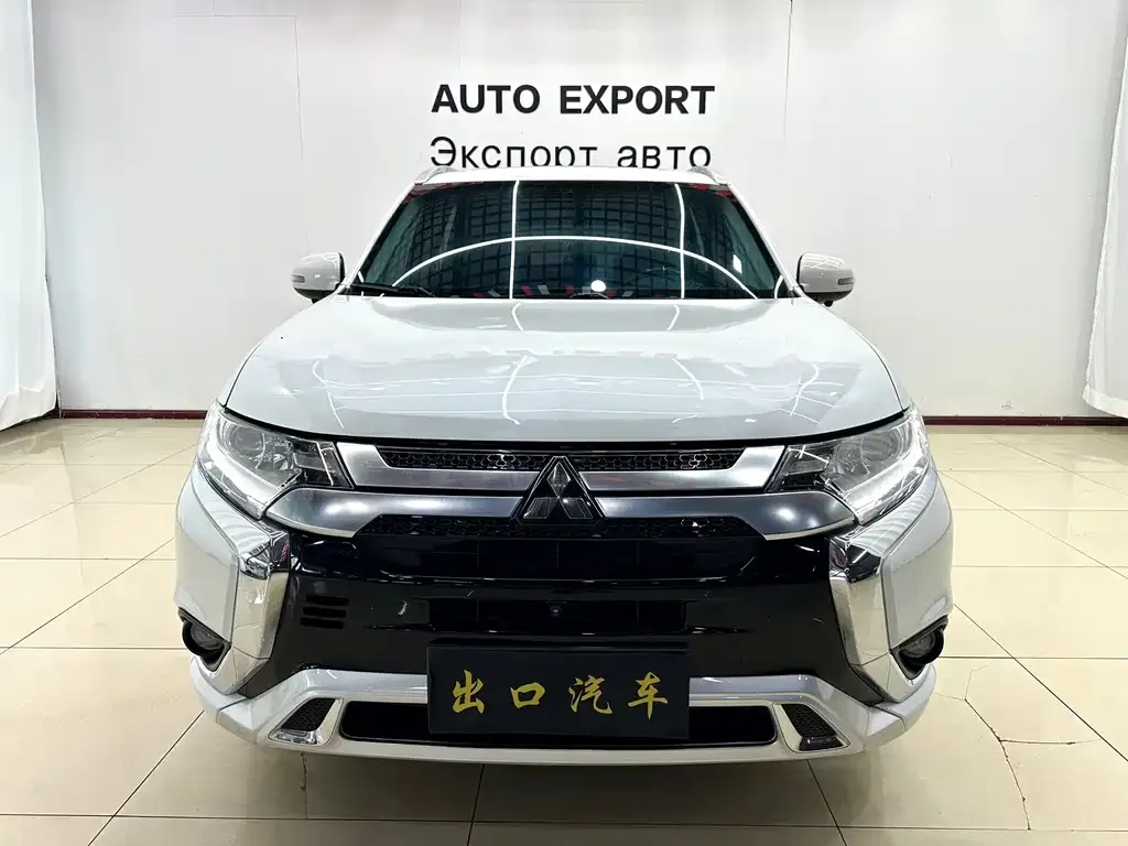Mitsubishi Outlander — фото 4
