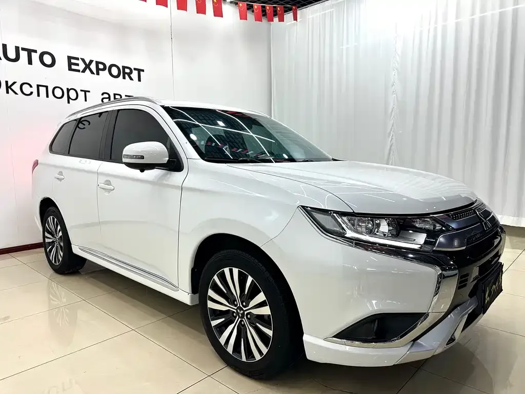 Mitsubishi Outlander — фото 3