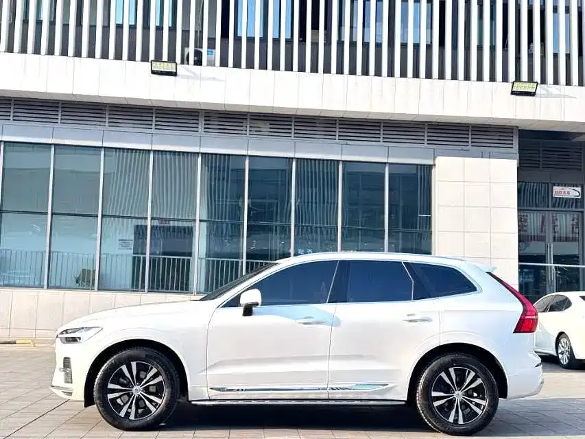 Volvo XC60 — фото 4