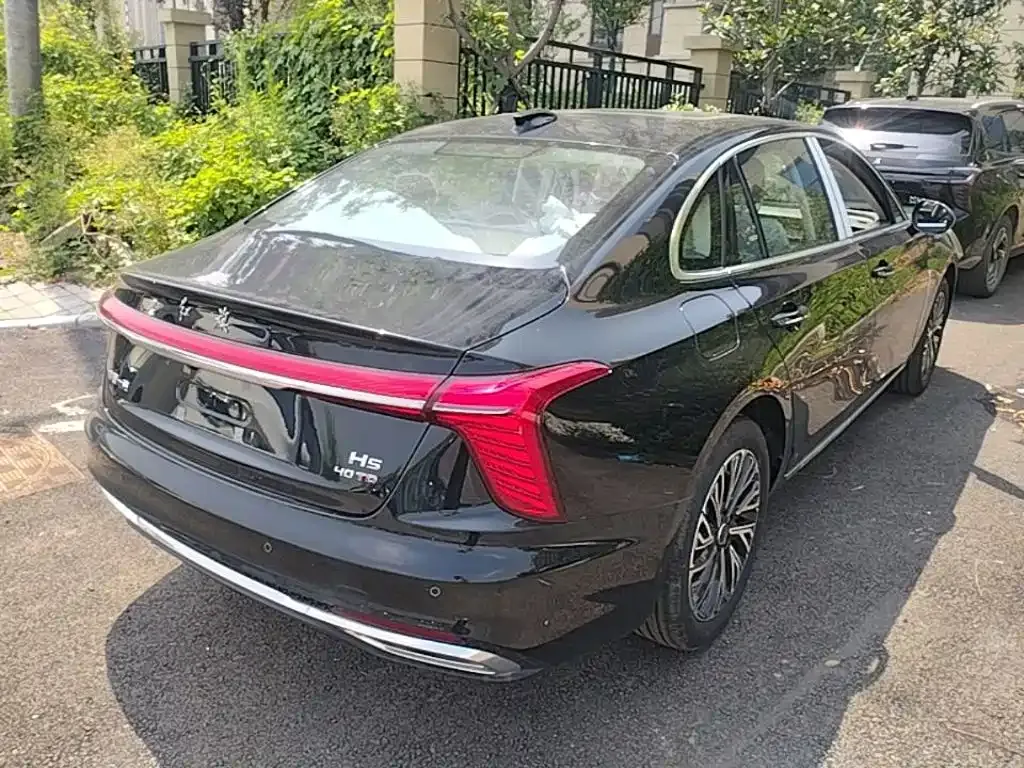 Hongqi H5 — фото 10