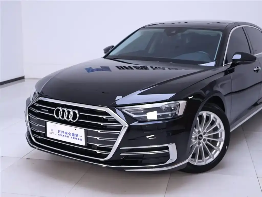 Audi A8 — фото 6