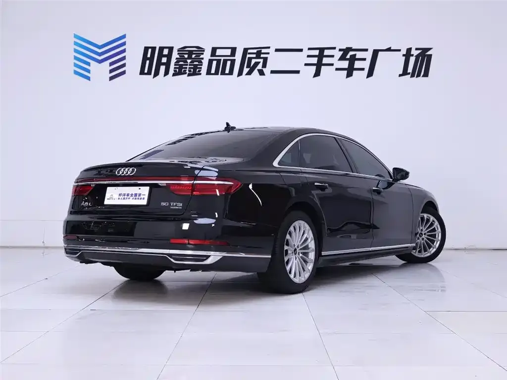 Audi A8 — фото 7