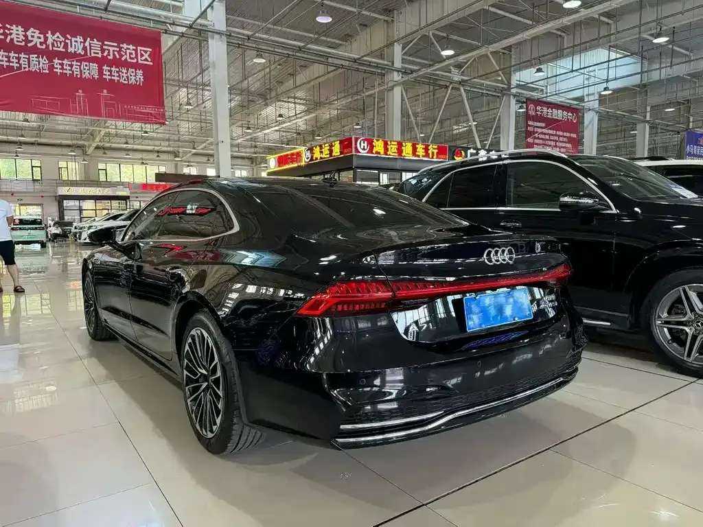 Audi A7L — фото 10