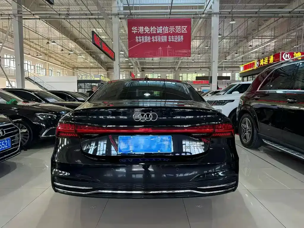 Audi A7L — фото 9