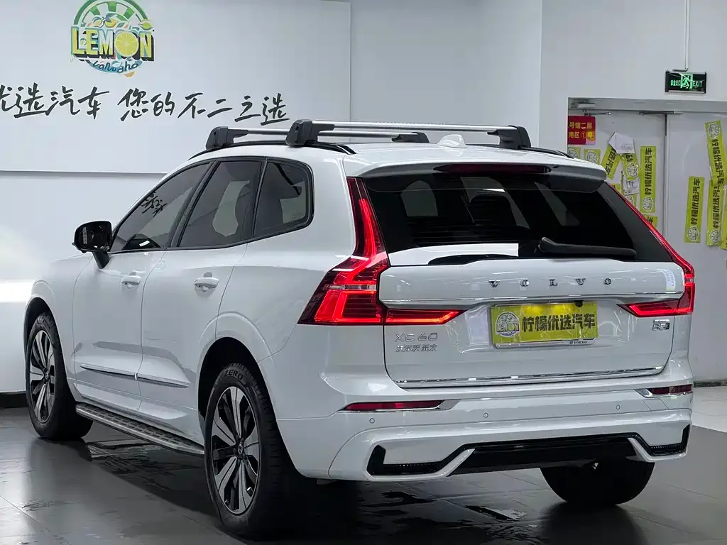 Volvo XC60 — фото 7