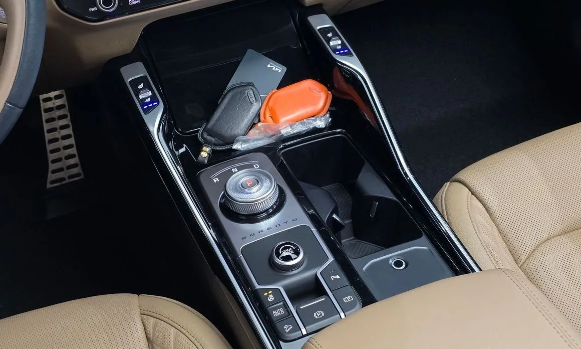Kia Sorento — фото 6