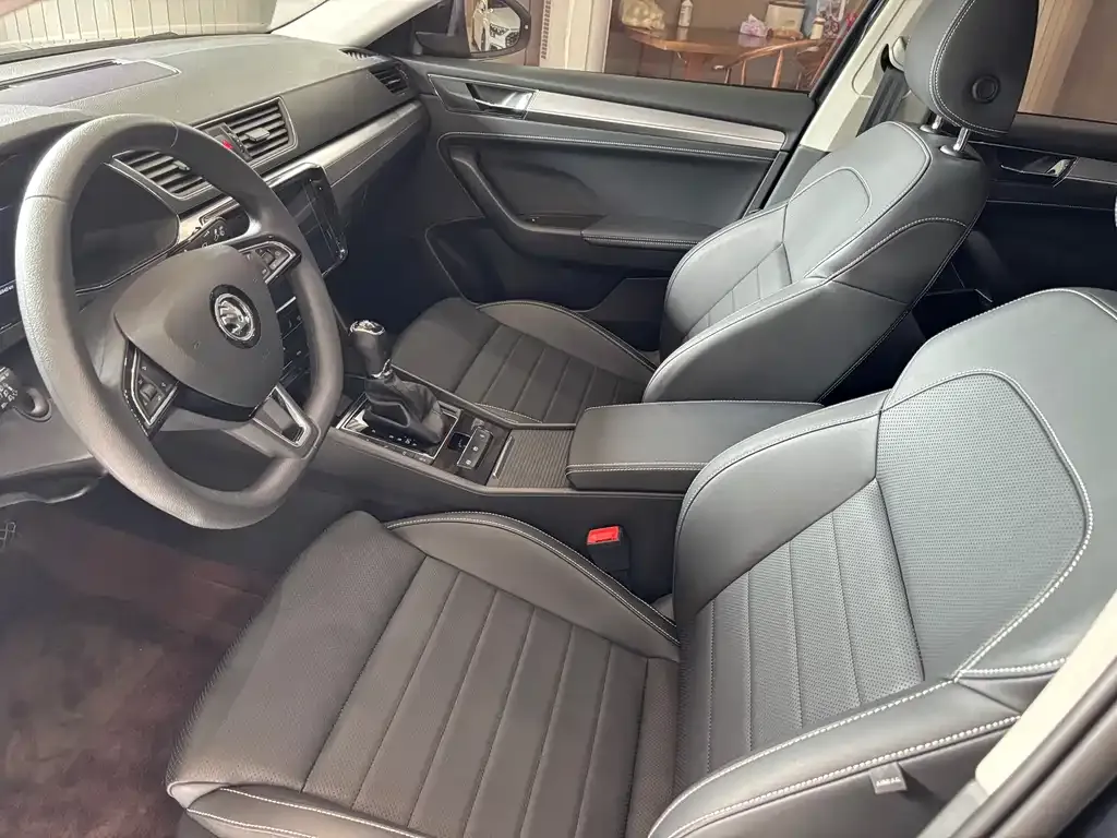 Skoda Superb — фото 4