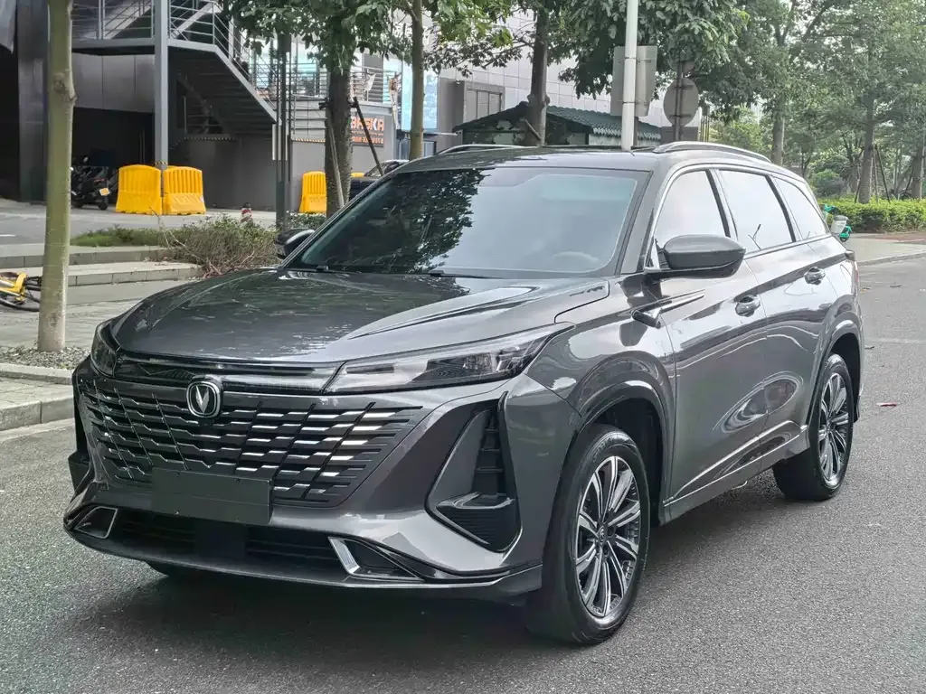 Changan CS75PLUS — фото 1
