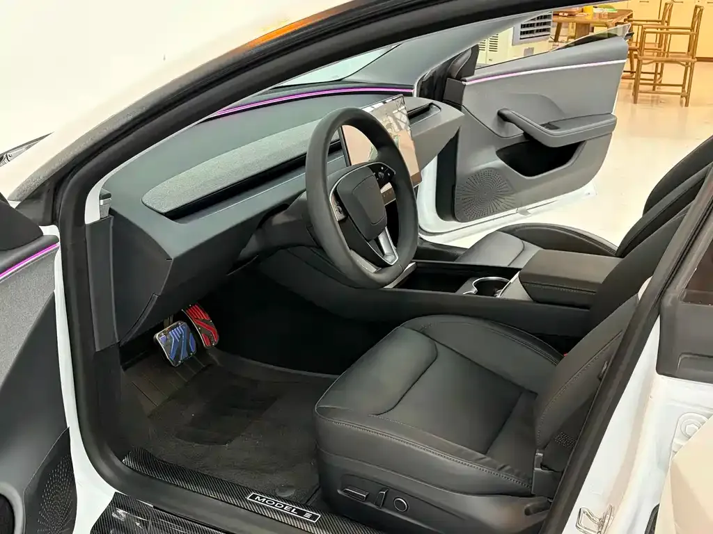 Tesla Model 3 — фото 4