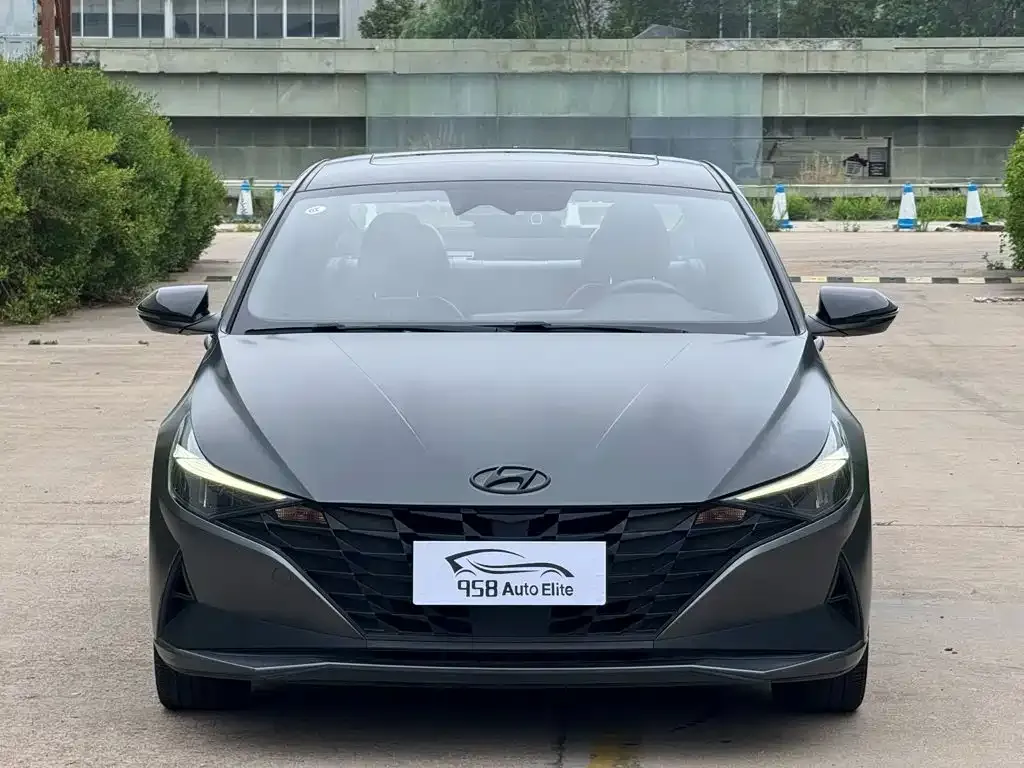 Hyundai Elantra — фото 10