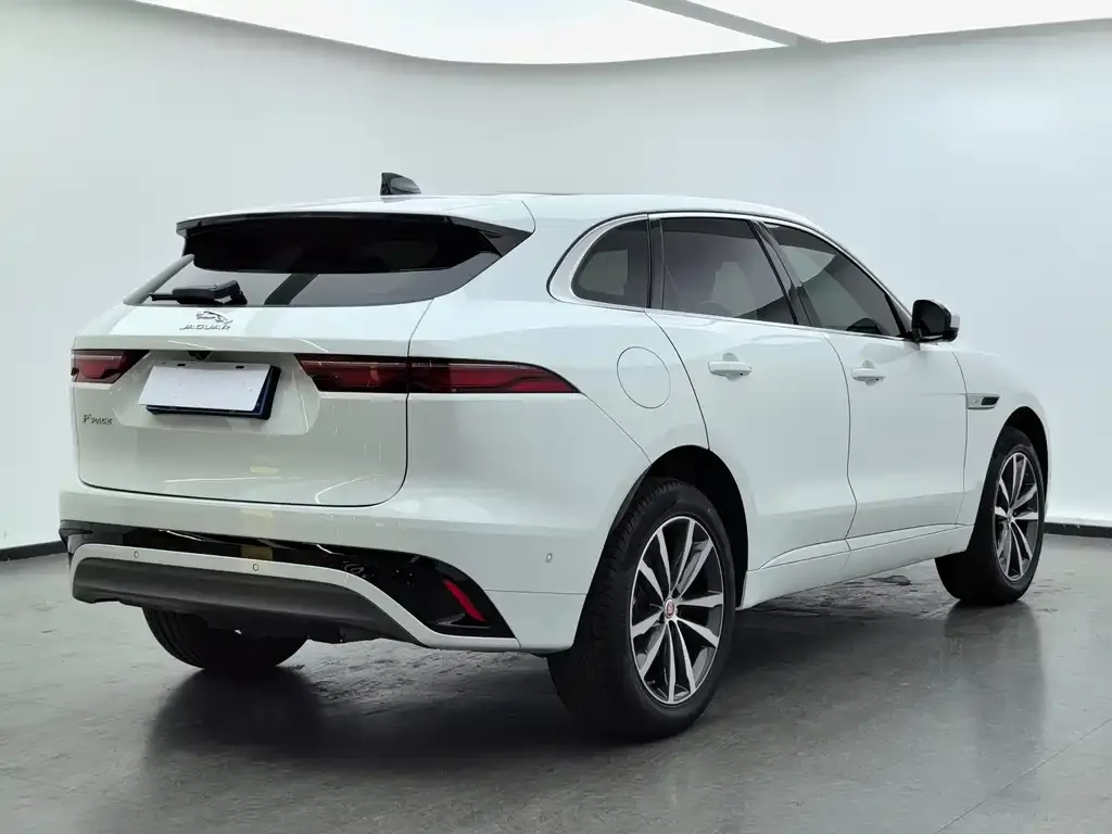 Jaguar F-PACE — фото 3