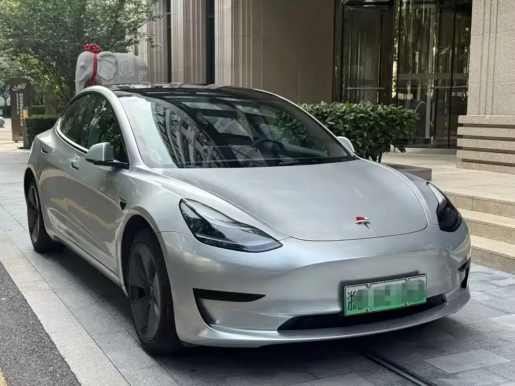 Tesla Model 3 — фото 2