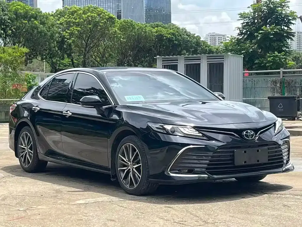 Toyota Camry — фото 10