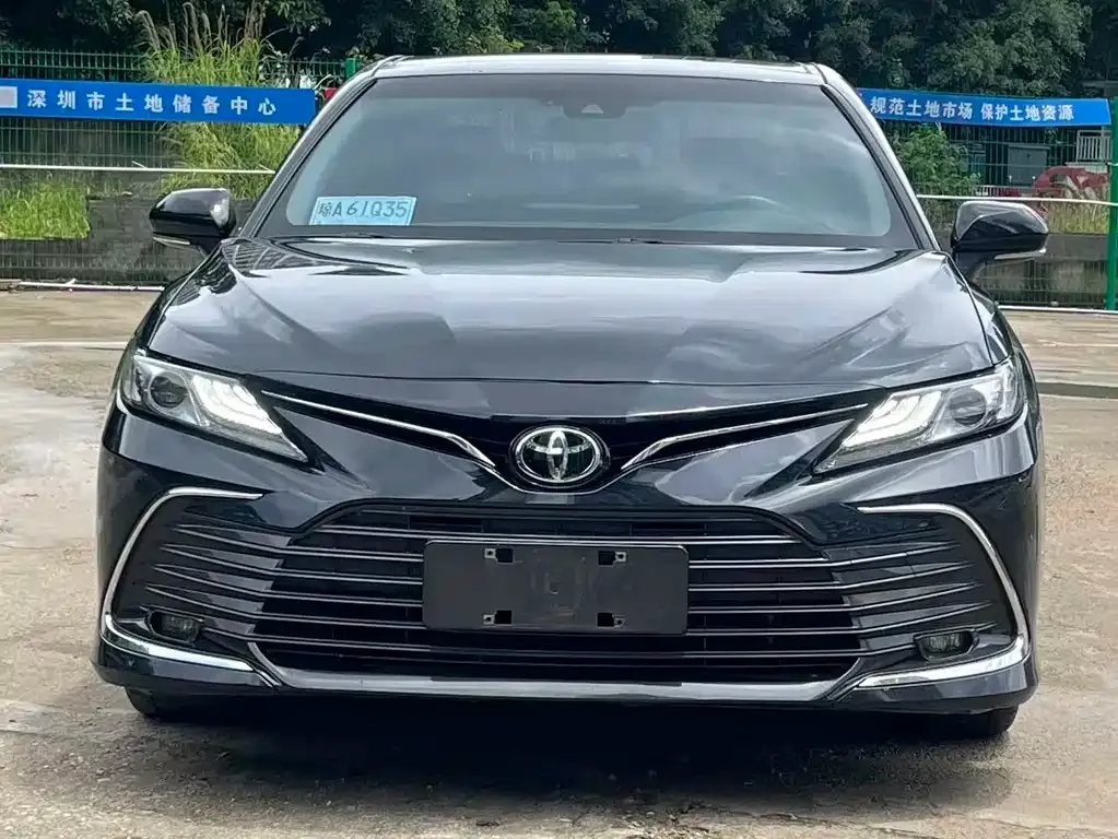 Toyota Camry — фото 9