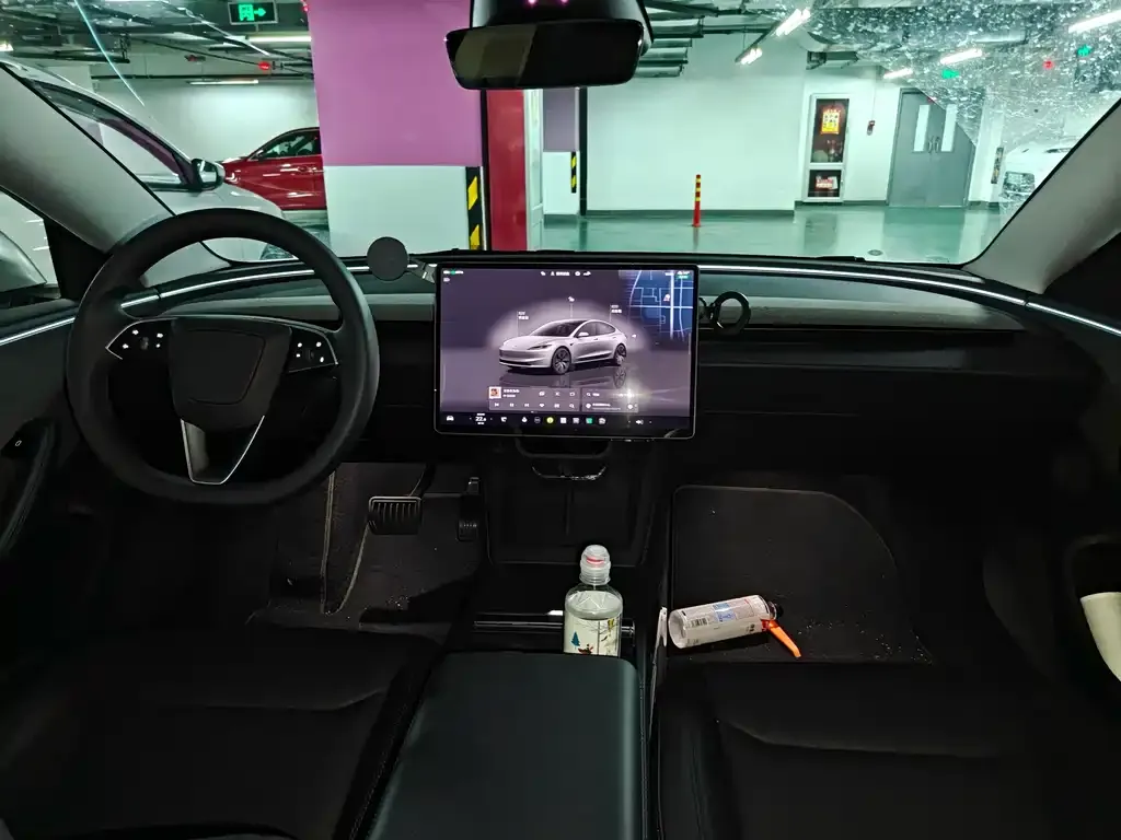 Tesla Model 3 — фото 2