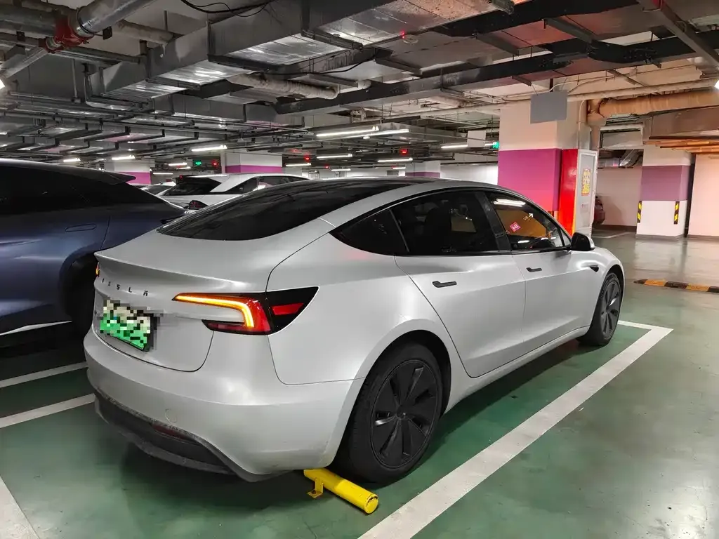 Tesla Model 3 — фото 6