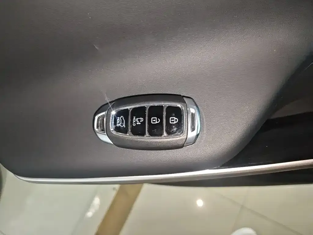 Hyundai Custo — фото 2