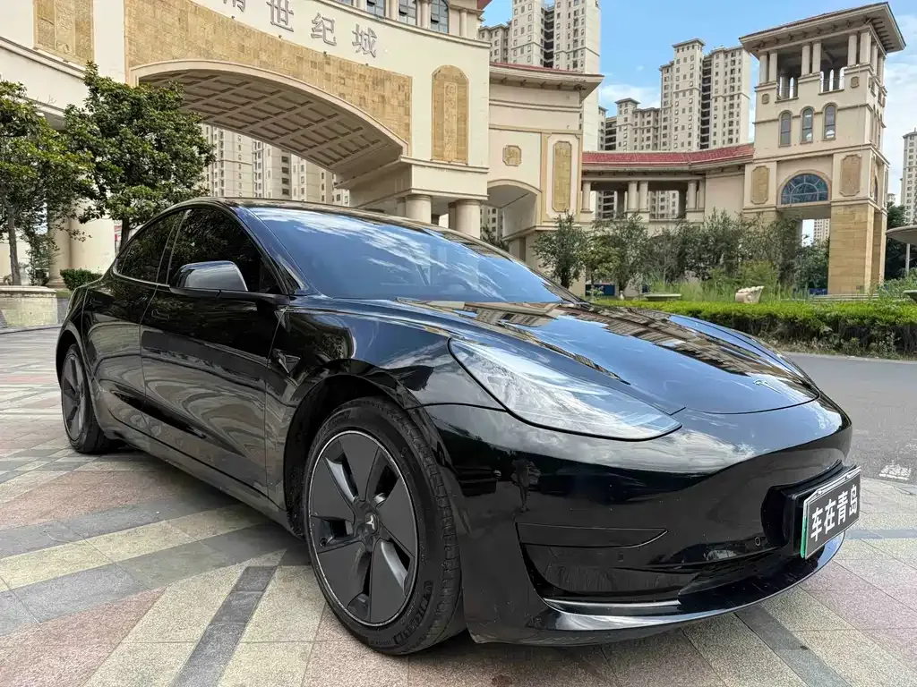 Tesla Model 3 — фото 5