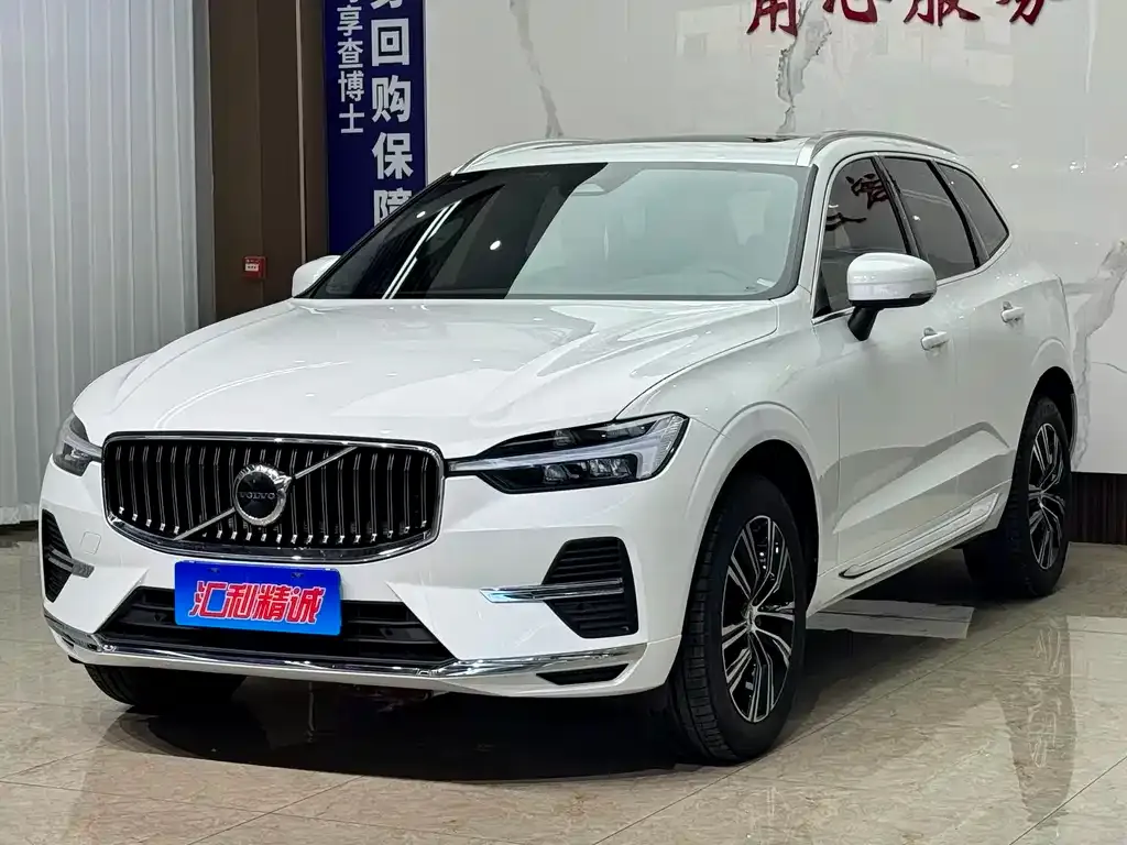 Volvo XC60 — фото 1