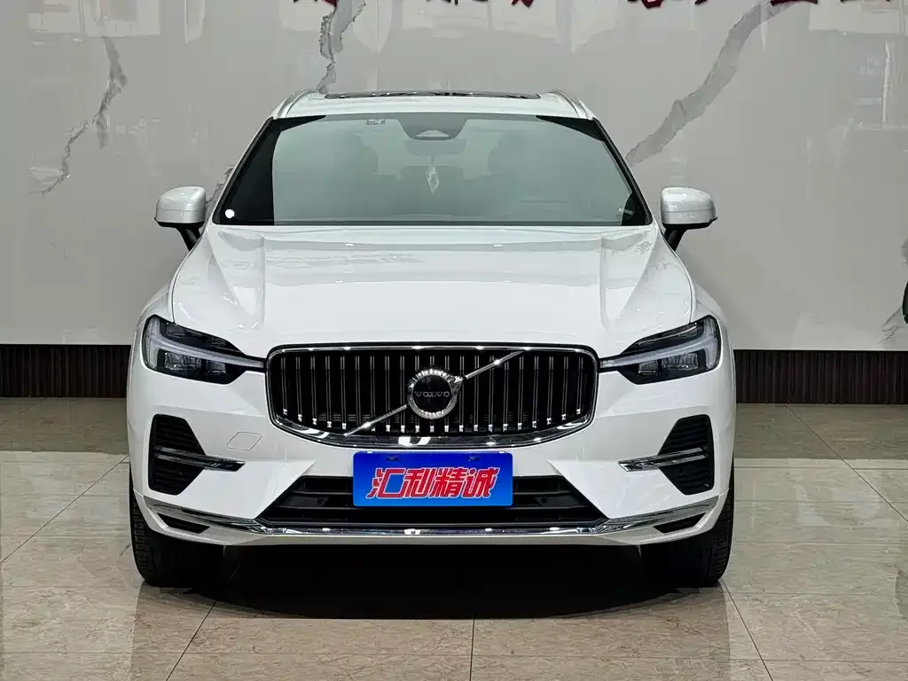 Volvo XC60 — фото 7