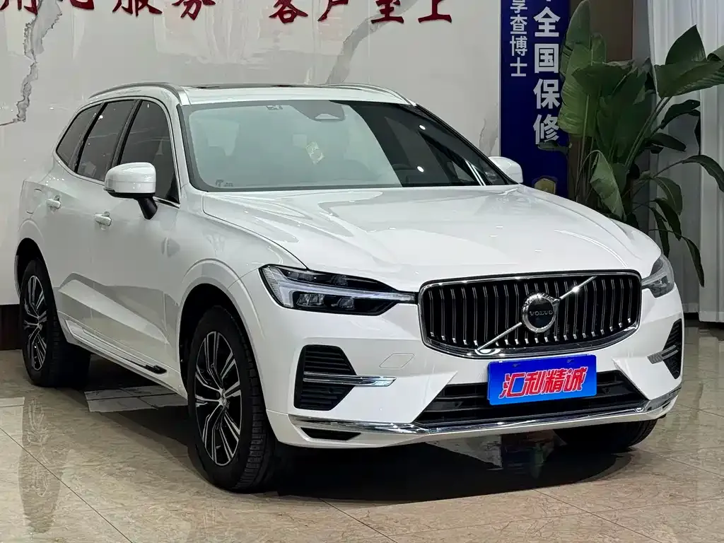 Volvo XC60 — фото 8