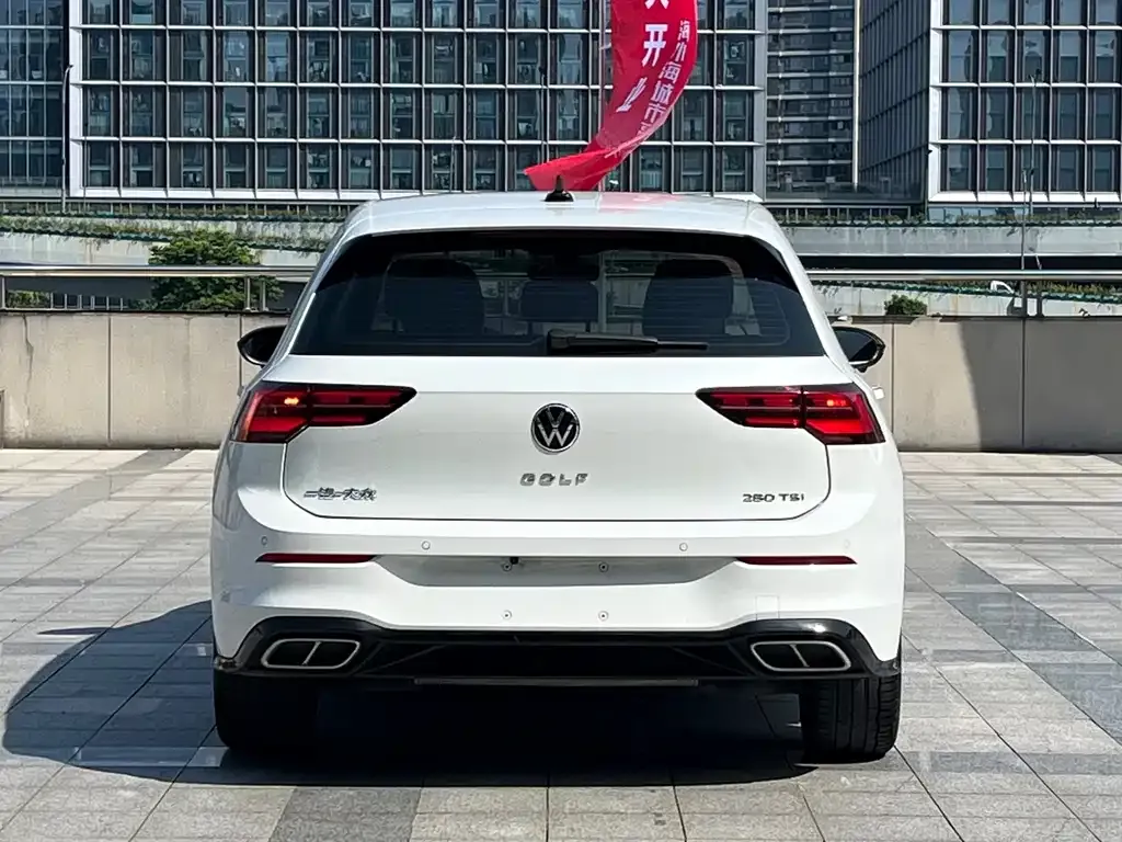 Volkswagen Golf — фото 10