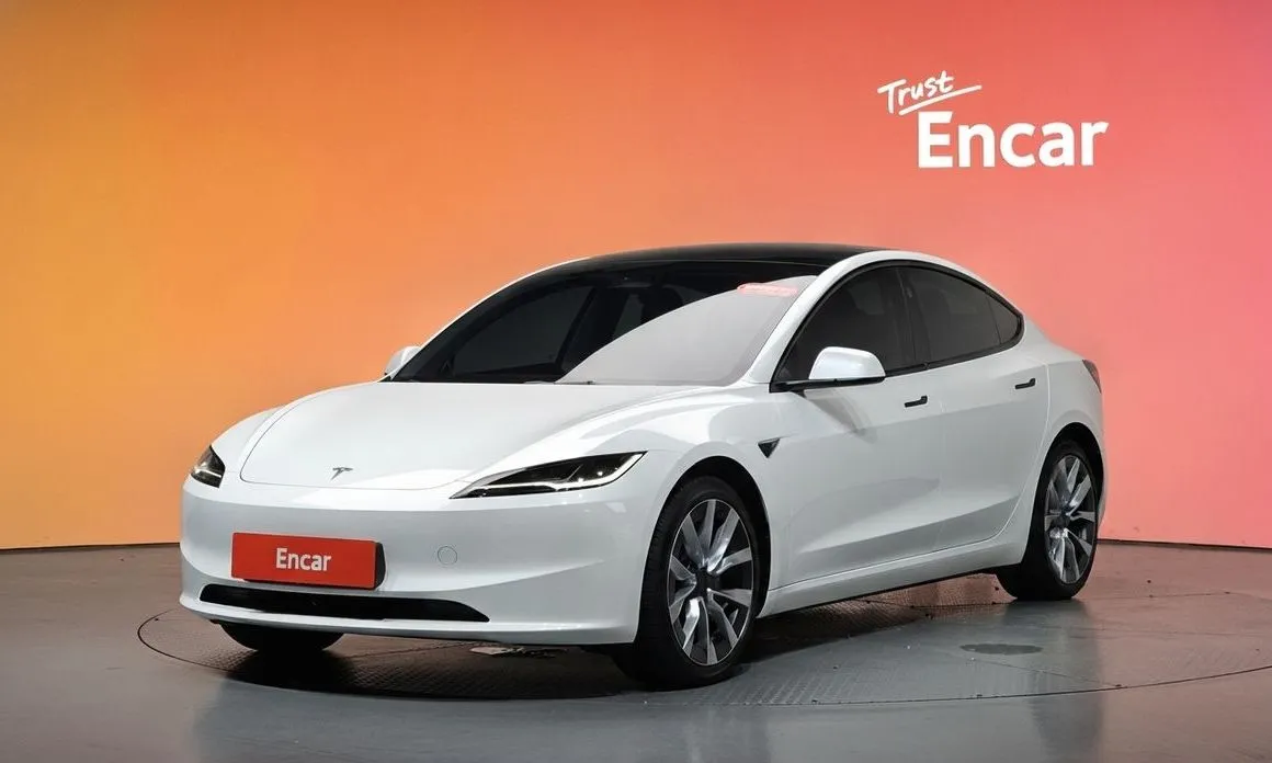 Tesla Model 3 — фото 1