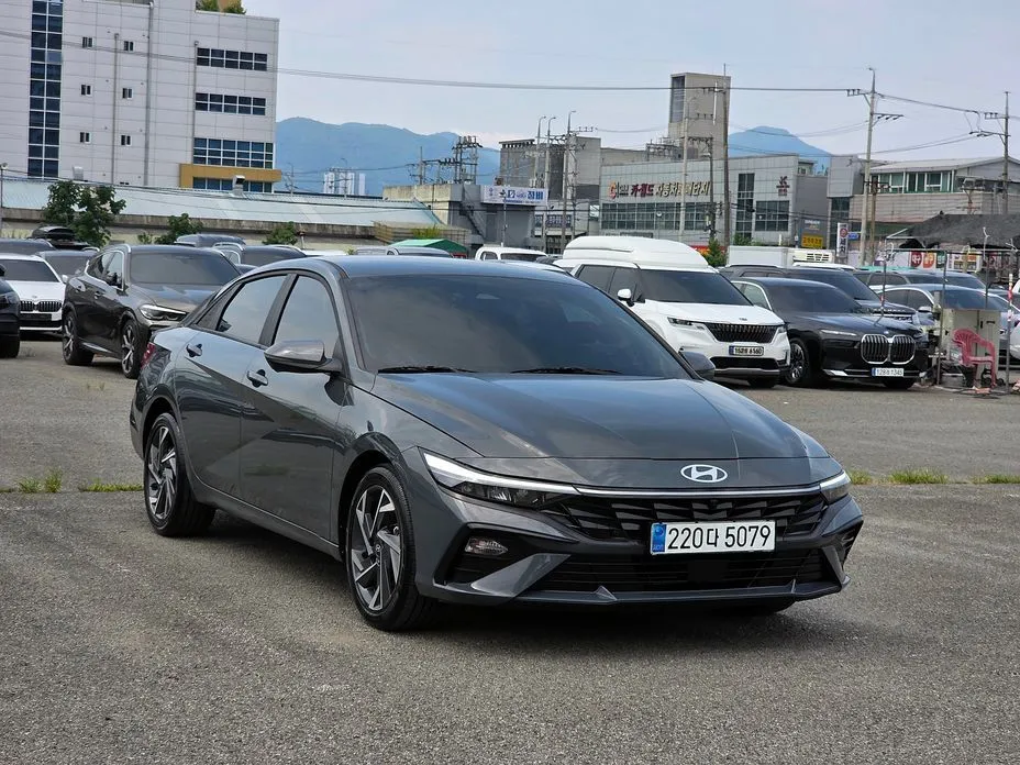 Hyundai AVANTE — фото 1