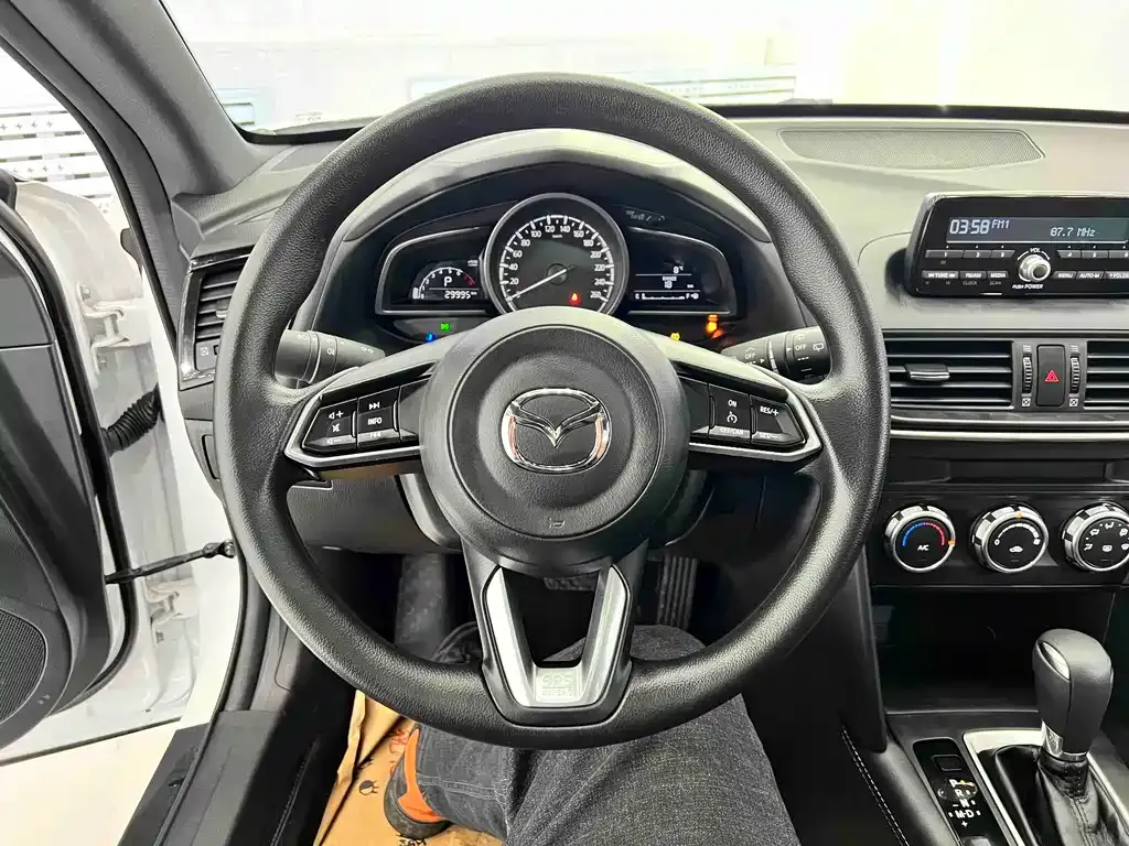 Mazda CX-4 — фото 8