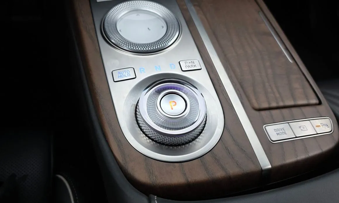 Genesis G80 — фото 9