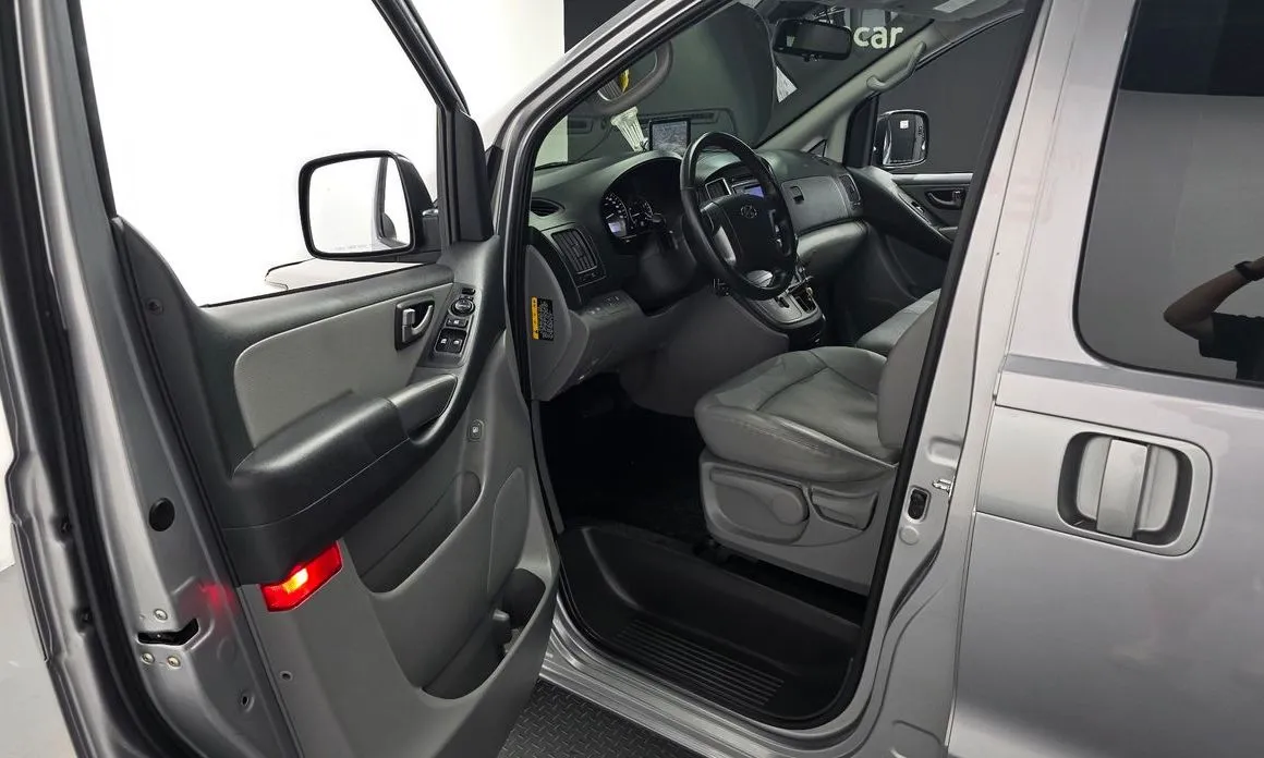 Hyundai Starex 2021 из KR, фото 2