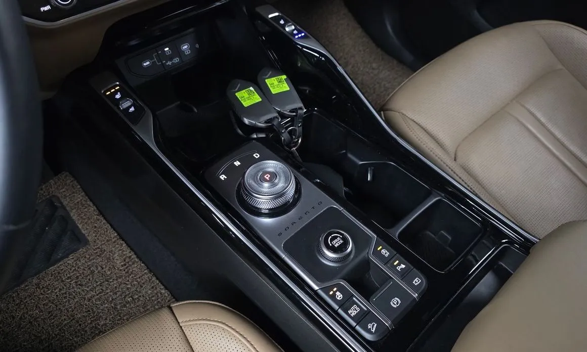 Kia Sorento — фото 7