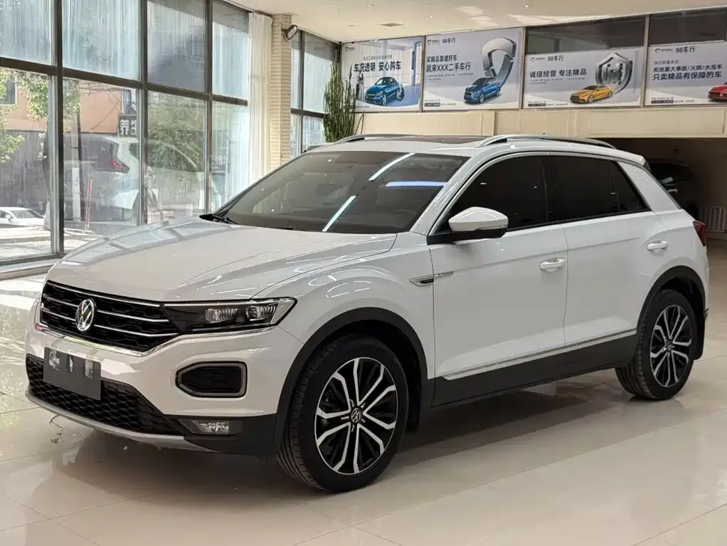 Volkswagen T-Roc — фото 1