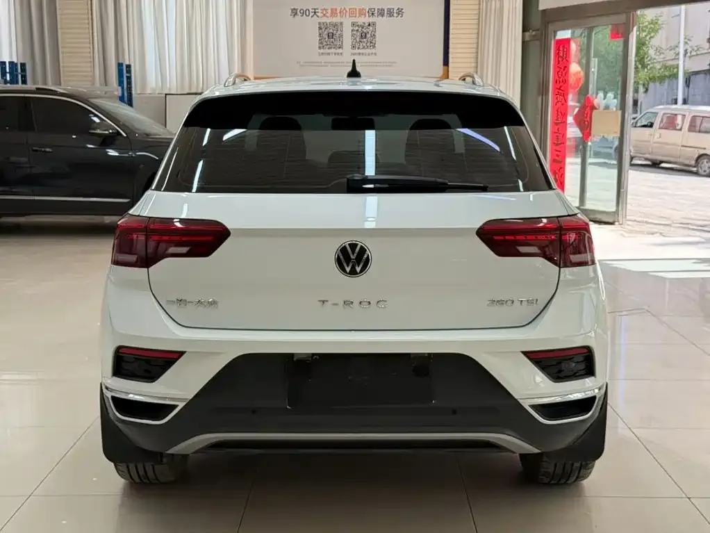 Volkswagen T-Roc — фото 2