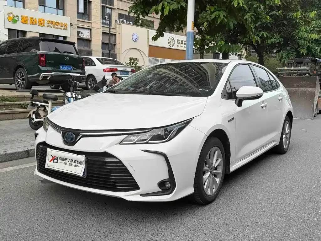 Toyota Corolla — фото 1