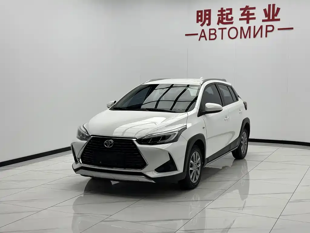 Toyota Yaris L — фото 3