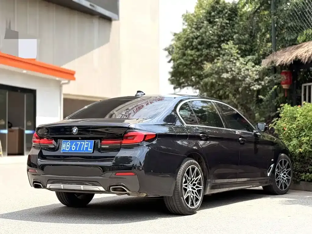 BMW 5 Series — фото 4