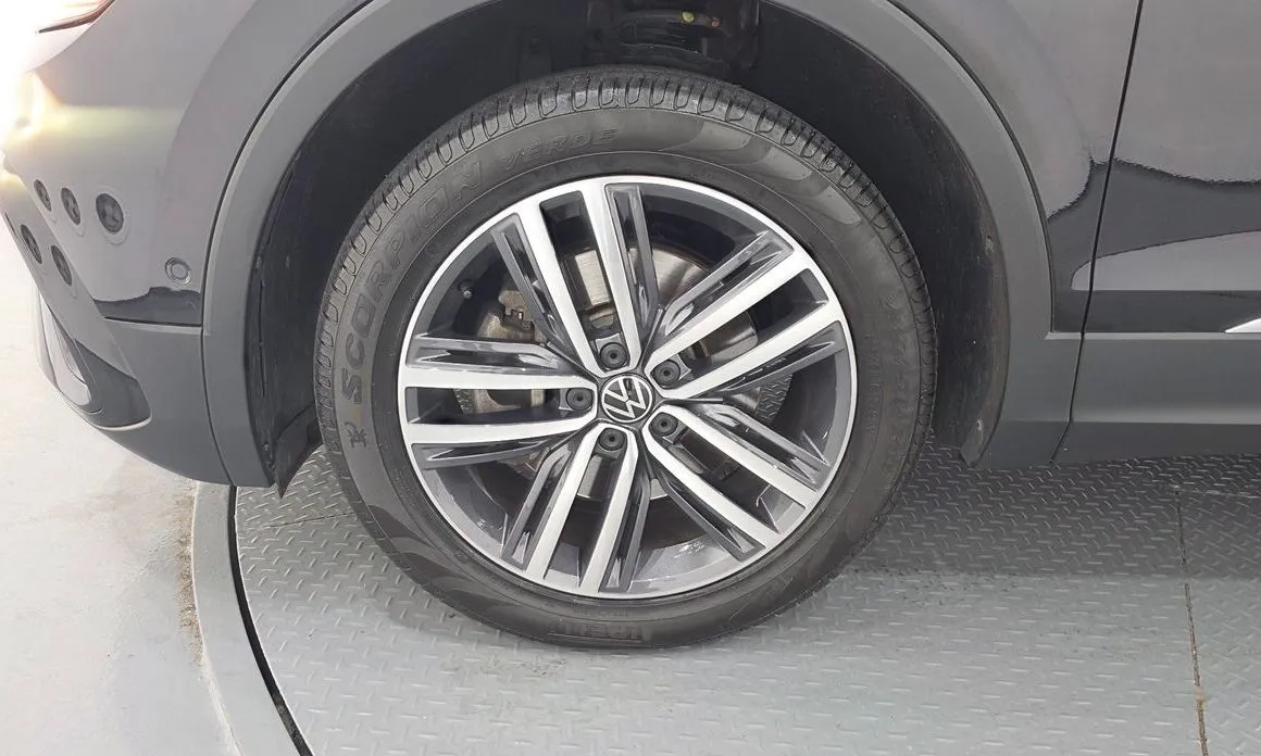 Volkswagen Tiguan — фото 9