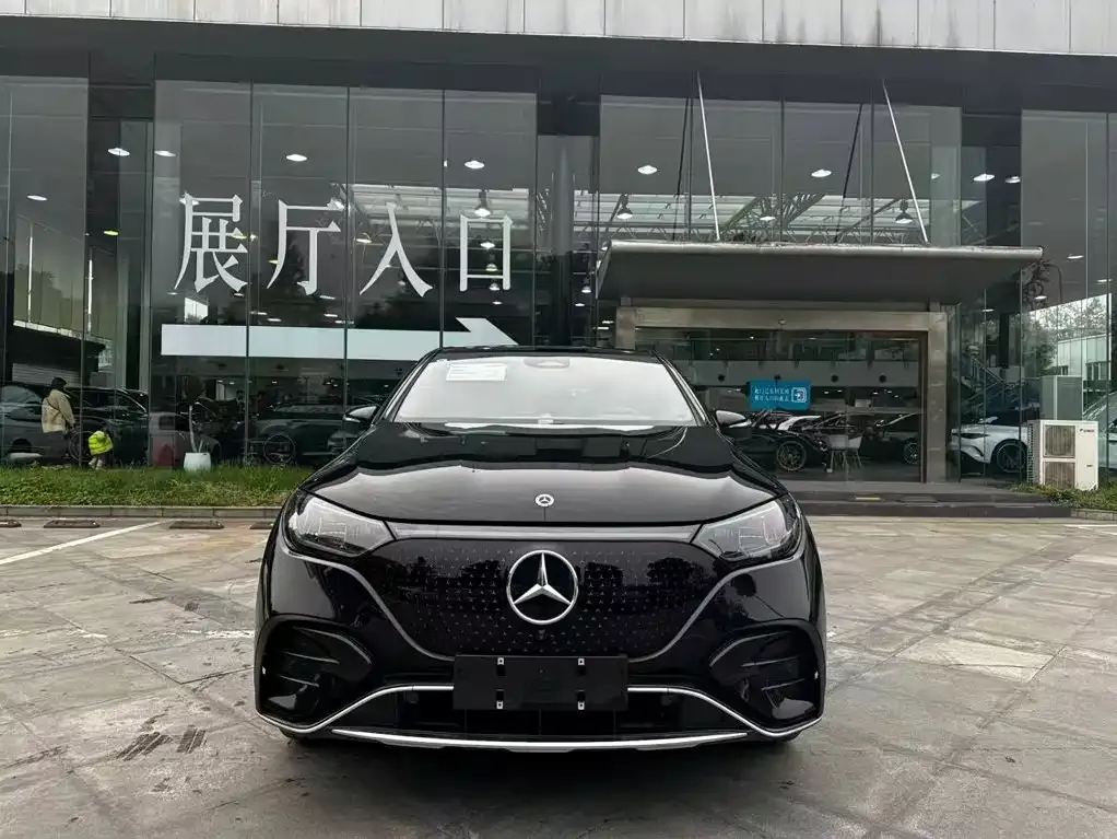 Mercedes-Benz EQE SUV — фото 5