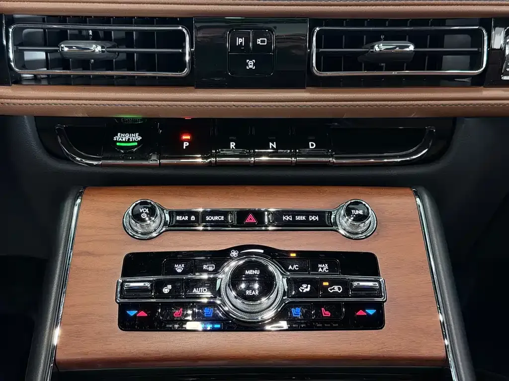 Lincoln Aviator — фото 8