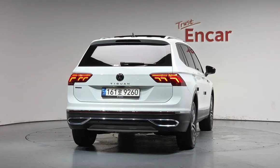 Volkswagen Tiguan — фото 4