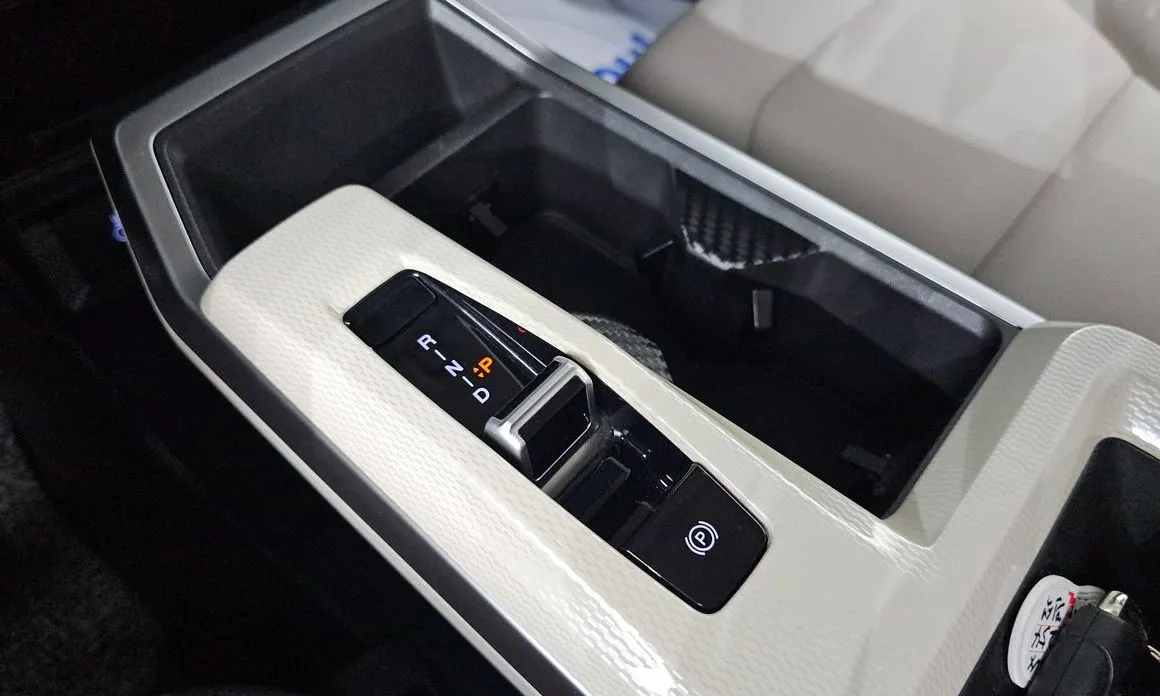 KG Mobility (Ssangyong) Torres — фото 10