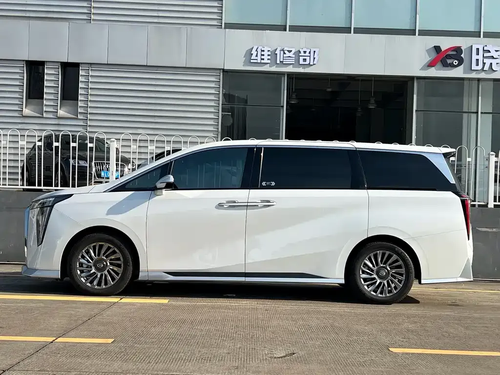 GAC Motor Trumpchi M8 — фото 2