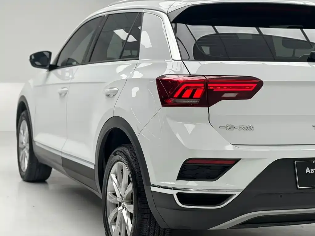 Volkswagen T-Roc — фото 5