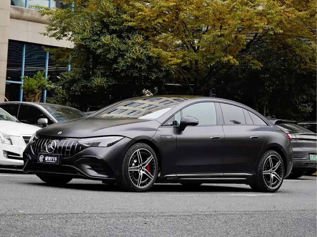 Mercedes-Benz EQE AMG — фото 1