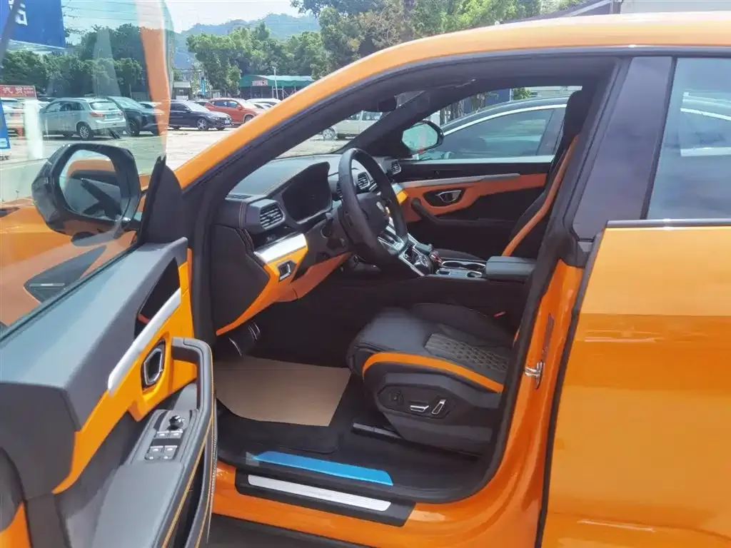 Lamborghini Urus — фото 9