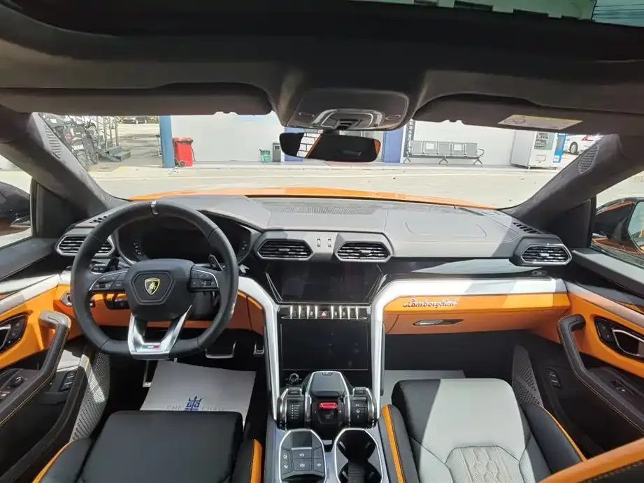 Lamborghini Urus — фото 7