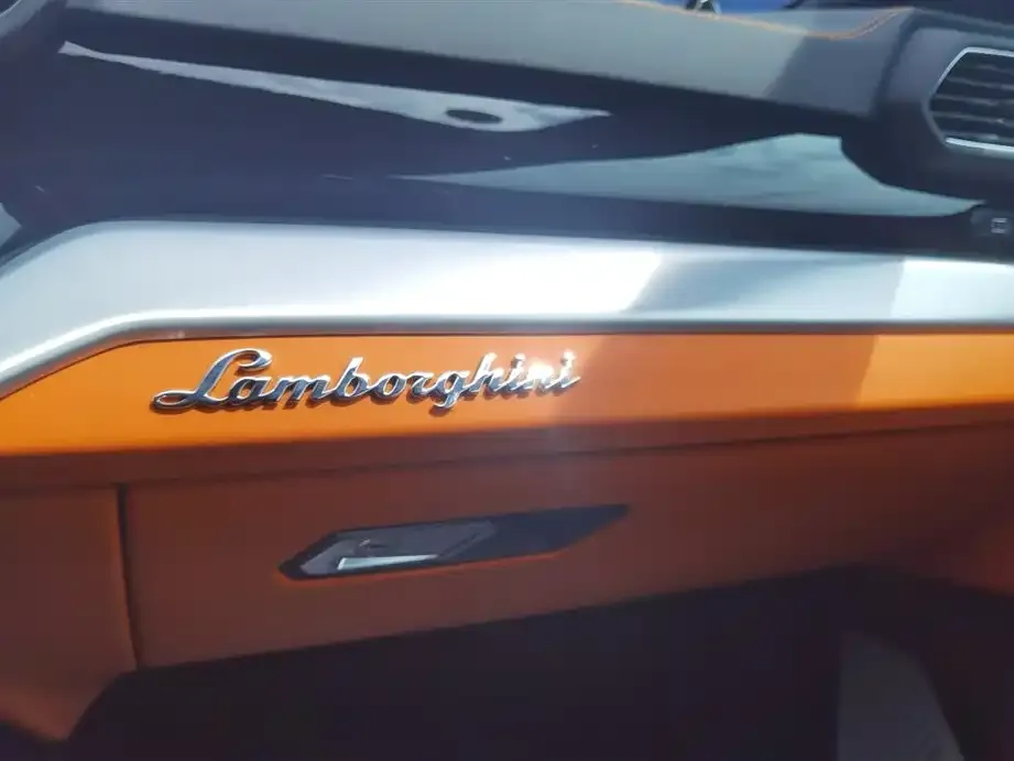 Lamborghini Urus — фото 3