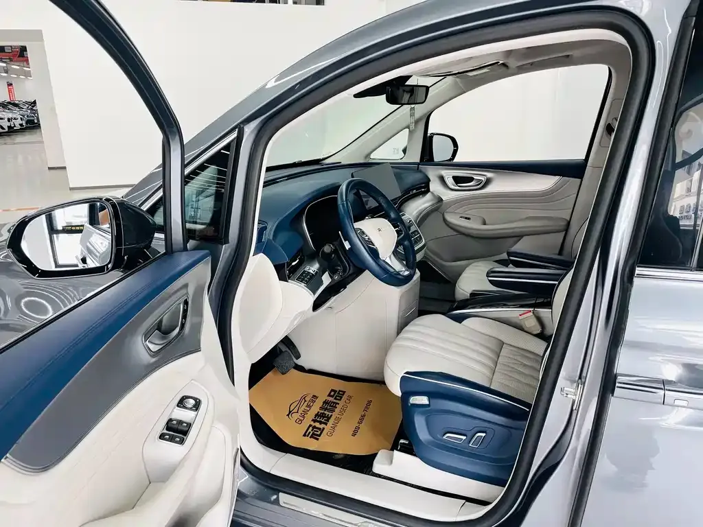 Roewe iMAX8 — фото 3