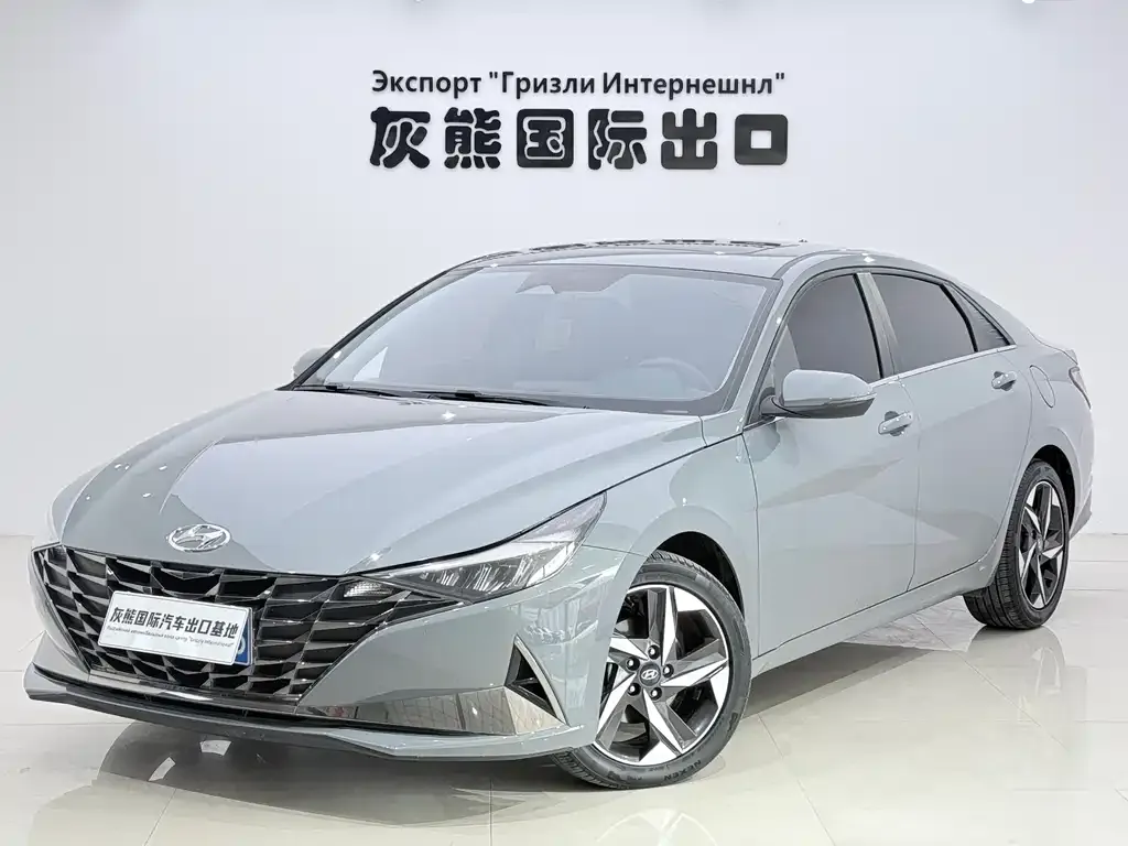Hyundai Elantra — фото 1